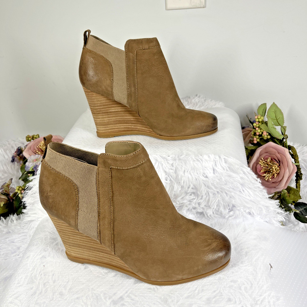 Crown Vintage Carly Women' 9.5M Brown Leather Ankle Boots Wedge Heel Chelsea
